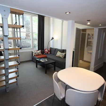 Well Appointed Garden Condo In Kensington Olympia London Exterior photo